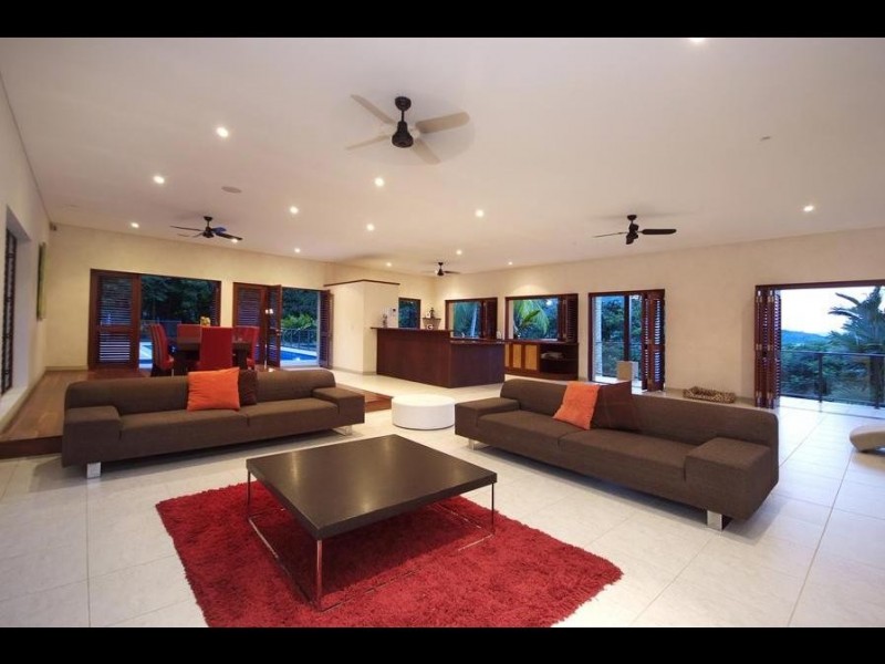114 Hillview Crescent, Whitfield QLD 4870