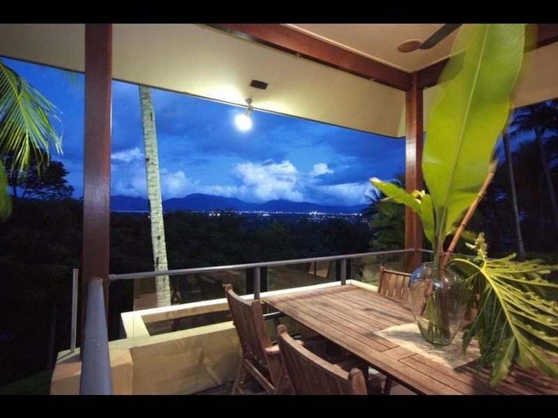 114 Hillview Crescent, Whitfield QLD 4870