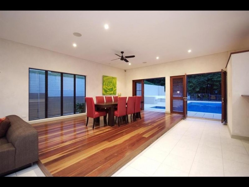 114 Hillview Crescent, Whitfield QLD 4870