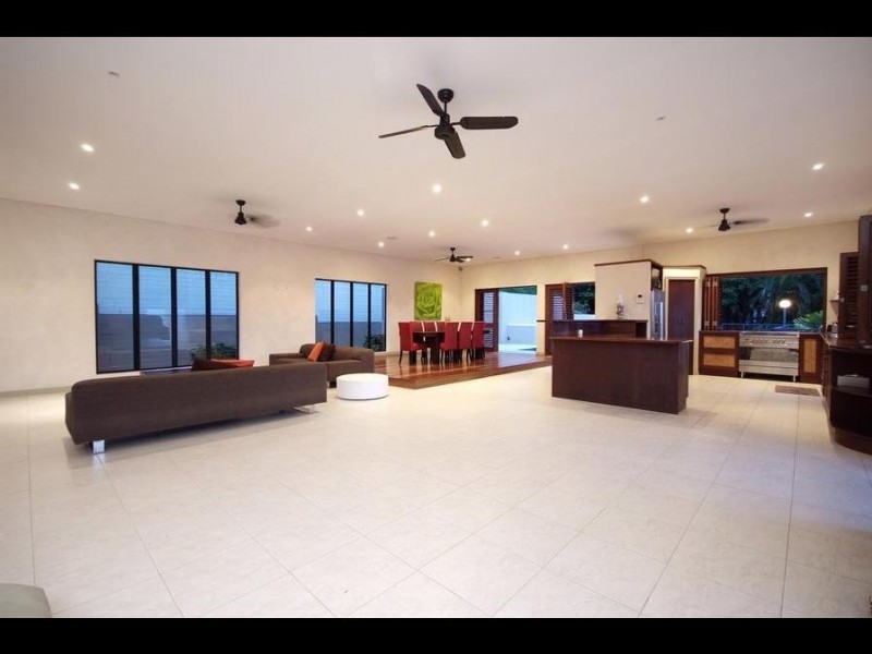 114 Hillview Crescent, Whitfield QLD 4870