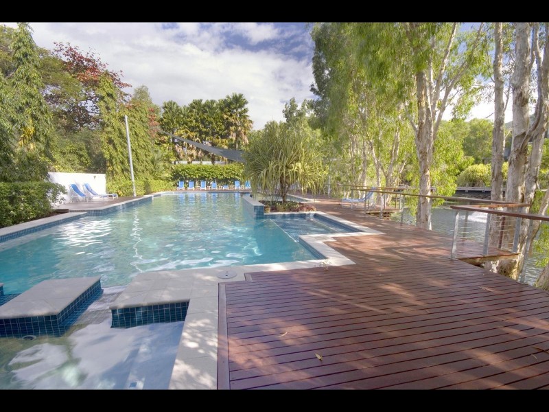 3/6  Cedar Road, Palm Cove QLD 4879