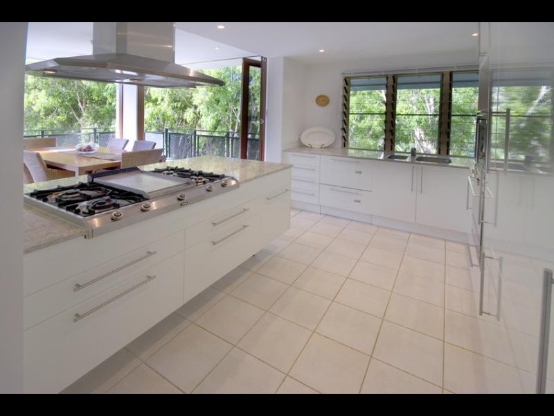 3/6  Cedar Road, Palm Cove QLD 4879