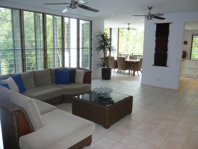 3/6  Cedar Road, Palm Cove QLD 4879