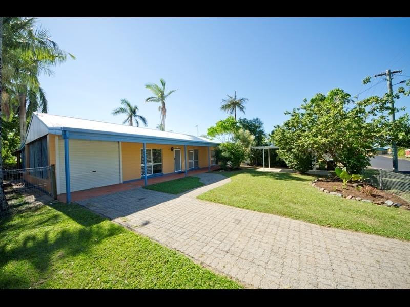 18 Lyndel Drive, Woree QLD 4868