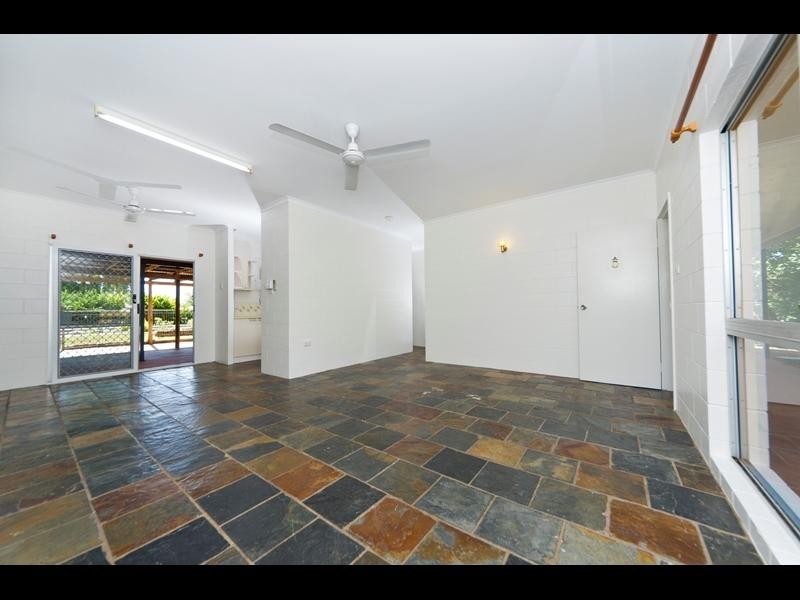 18 Lyndel Drive, Woree QLD 4868