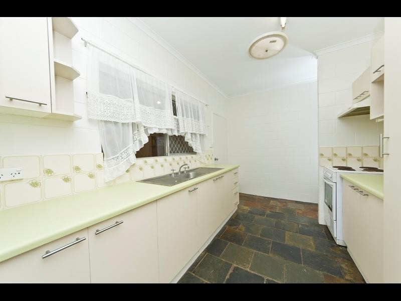 18 Lyndel Drive, Woree QLD 4868