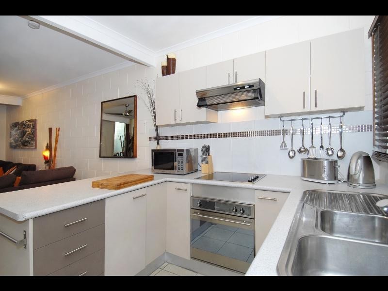 3/12 Short Street, Redlynch QLD 4870