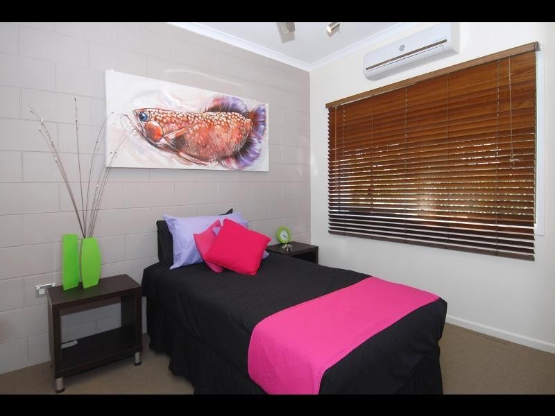 3/12 Short Street, Redlynch QLD 4870