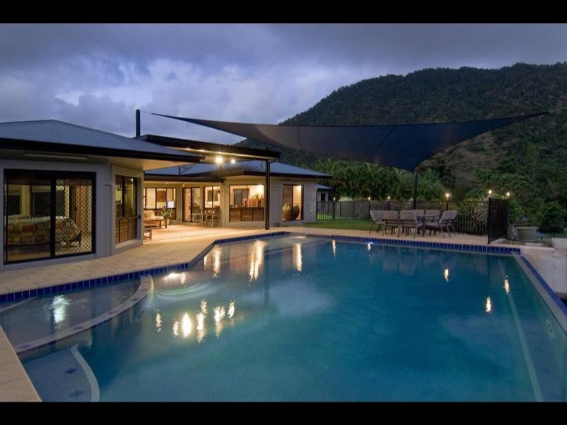 25-27 Crystal Close, Redlynch QLD 4870