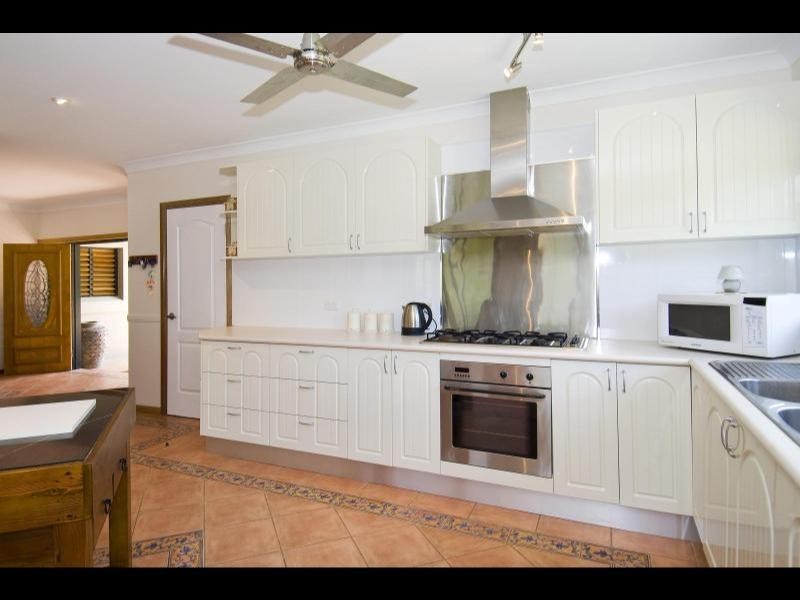 25-27 Crystal Close, Redlynch QLD 4870