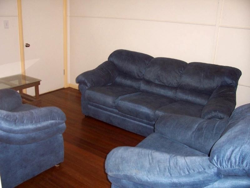 1 & 2,233 Aumuller Street, Westcourt QLD 4870