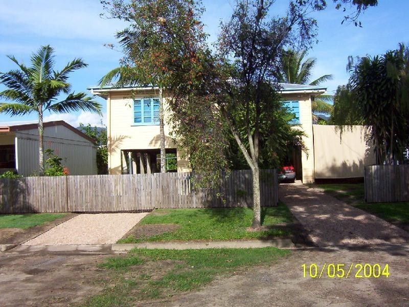 1 & 2,233 Aumuller Street, Westcourt QLD 4870