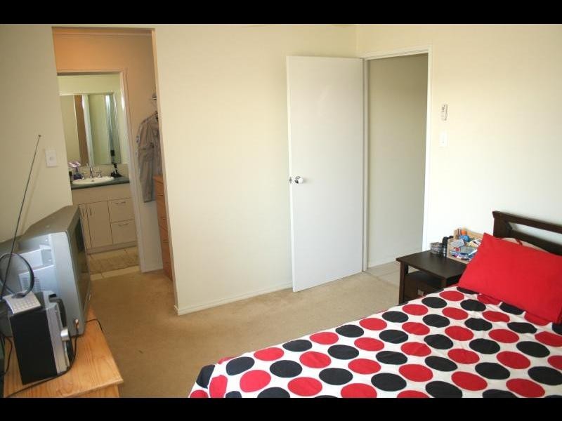 29 Cliffdale Street, Bentley Park QLD 4869