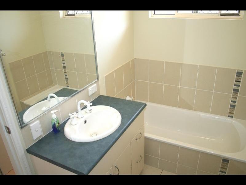 29 Cliffdale Street, Bentley Park QLD 4869