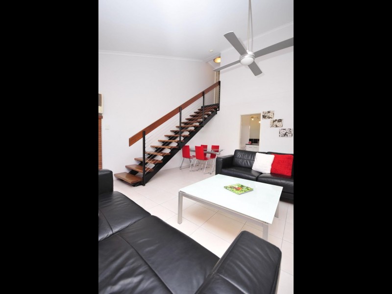 11/239 Lake Street, Cairns North QLD 4870