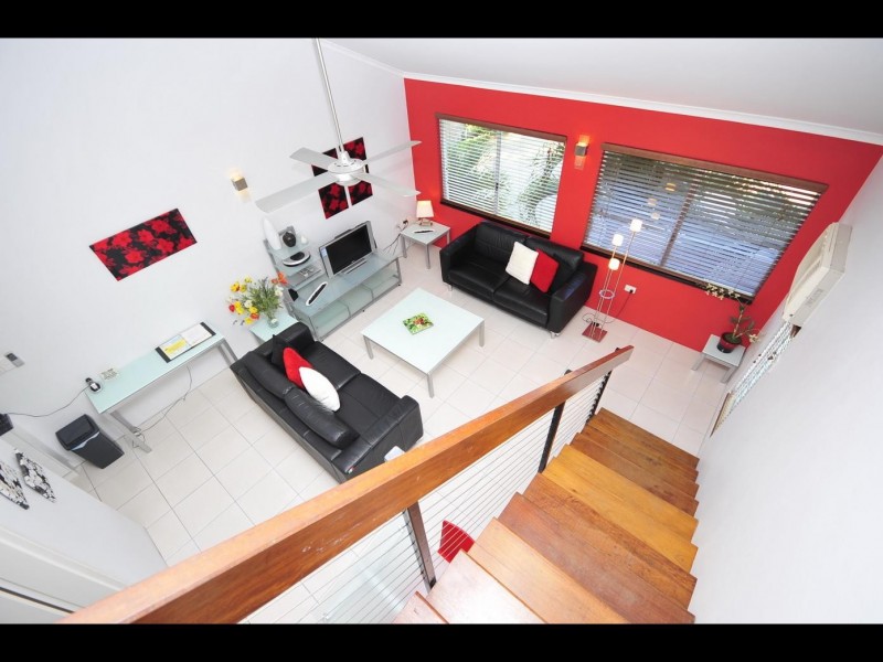 11/239 Lake Street, Cairns North QLD 4870