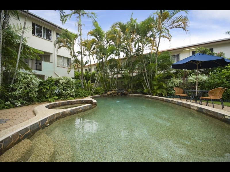 11/239 Lake Street, Cairns North QLD 4870