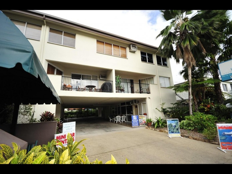 13/239 Lake Street, Cairns North QLD 4870