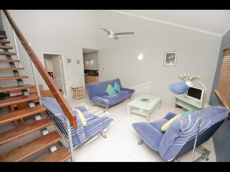 14/239 Lake Street, Cairns North QLD 4870