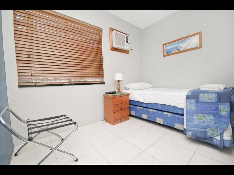 14/239 Lake Street, Cairns North QLD 4870