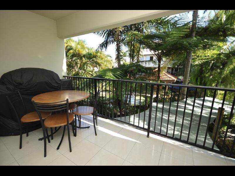 16/239 Lake Street, Cairns City QLD 4870