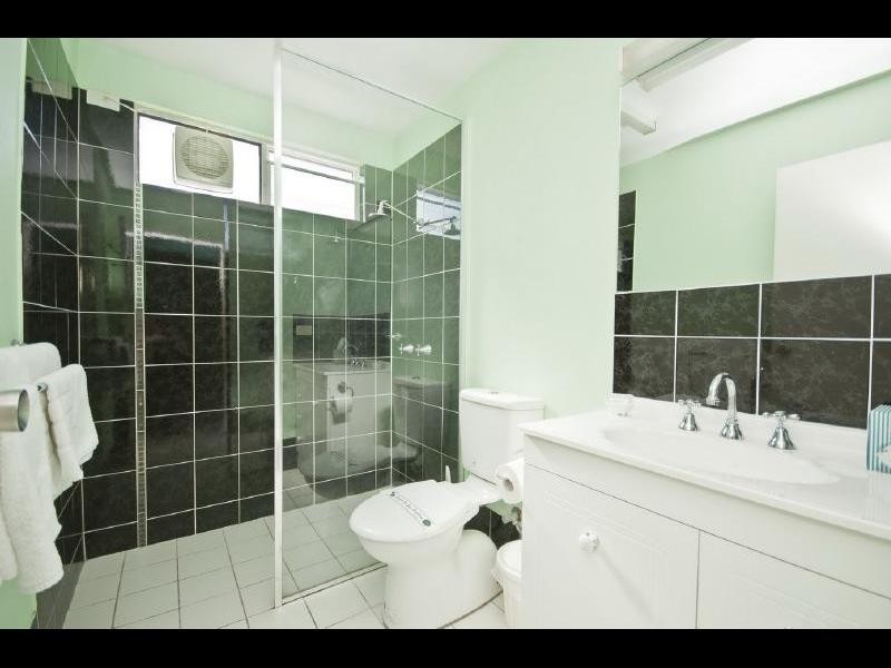 16/239 Lake Street, Cairns City QLD 4870