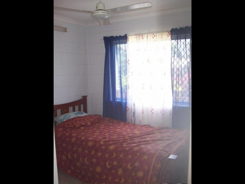 2/8  Holden Close, Whitfield QLD 4870