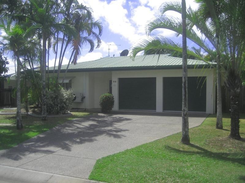 86 Callum St, Mooroobool QLD 4870