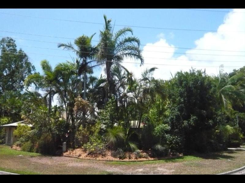 Cnr Kewarra and Albatross Street, Kewarra Beach QLD 4879