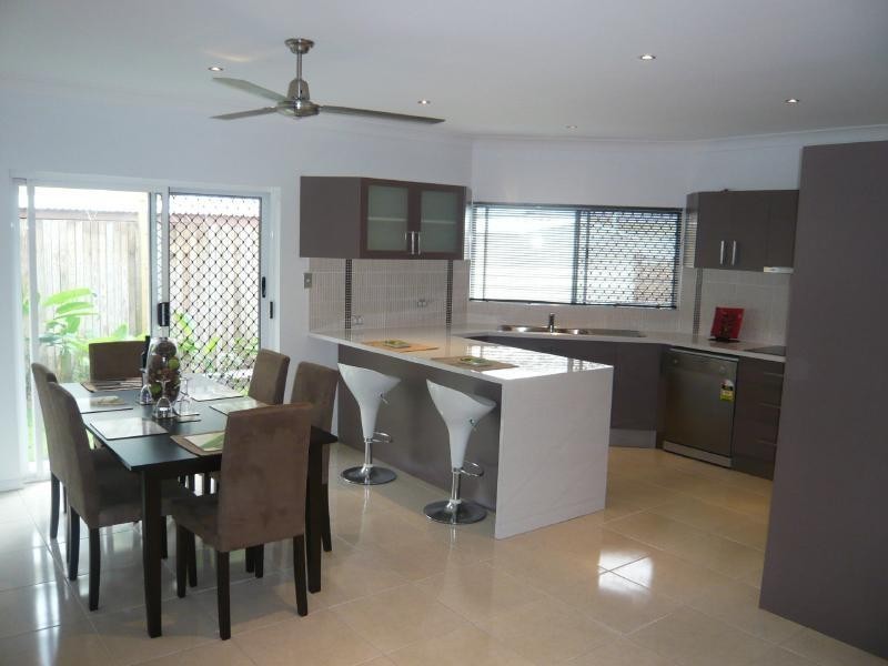 1 Cowrie Street, Palm Cove QLD 4879