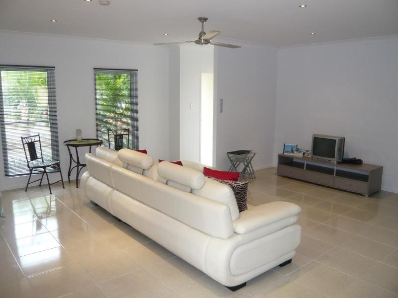 1 Cowrie Street, Palm Cove QLD 4879