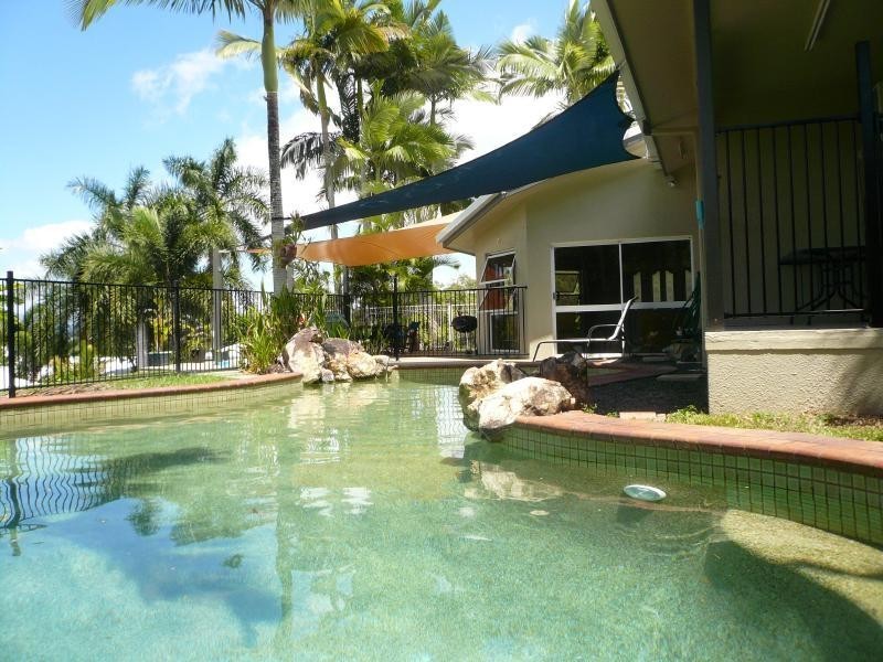 5 Juno Close, Mooroobool QLD 4870