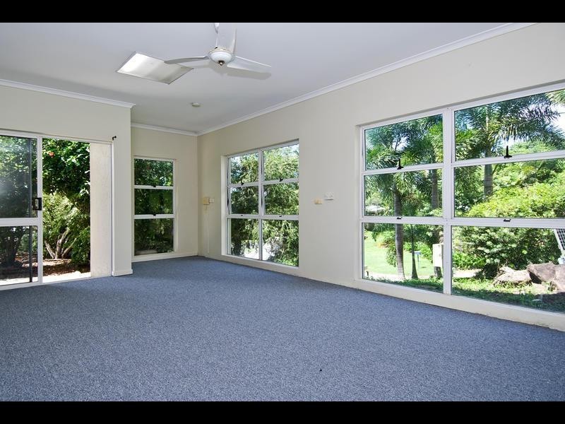 5 Juno Close, Mooroobool QLD 4870