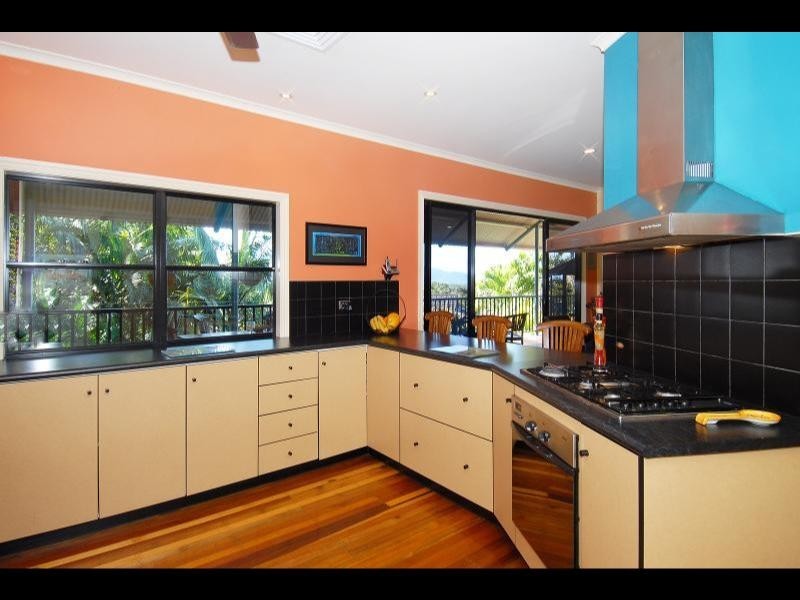 4 Grace Close, Whitfield QLD 4870