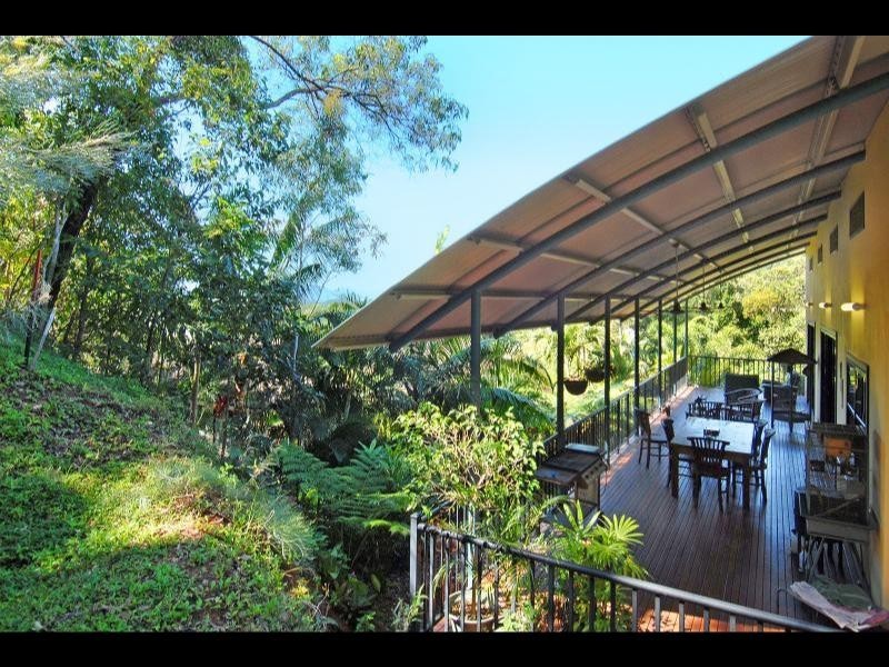 4 Grace Close, Whitfield QLD 4870