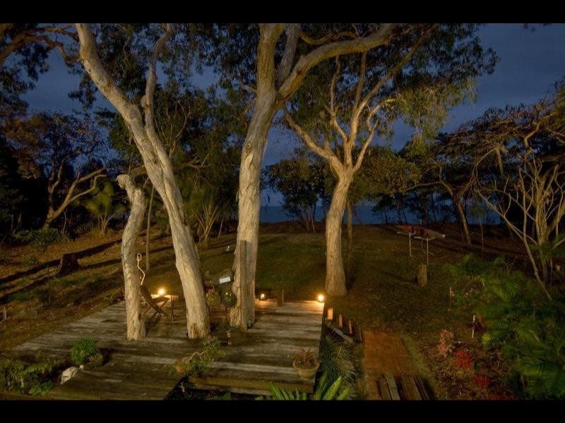 18 Poinsettia St, Holloways Beach QLD 4878