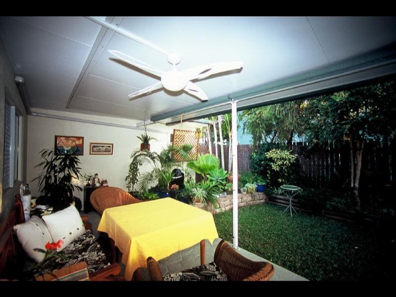 3/4 Ingham Court, Mooroobool QLD 4870