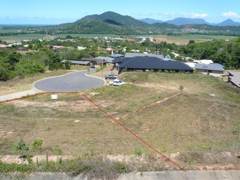 17 Buckinghamia Close, Redlynch QLD 4870