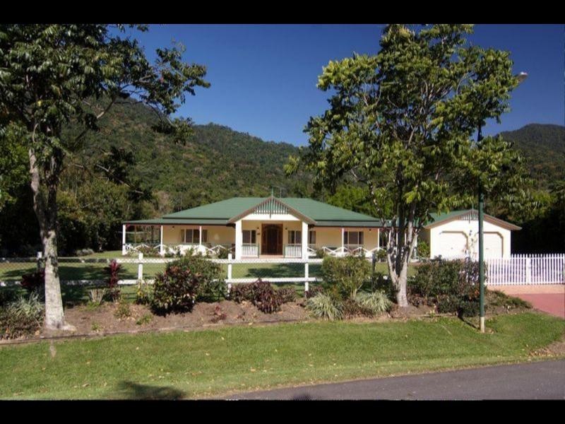 5 Crystal Close, Redlynch QLD 4870