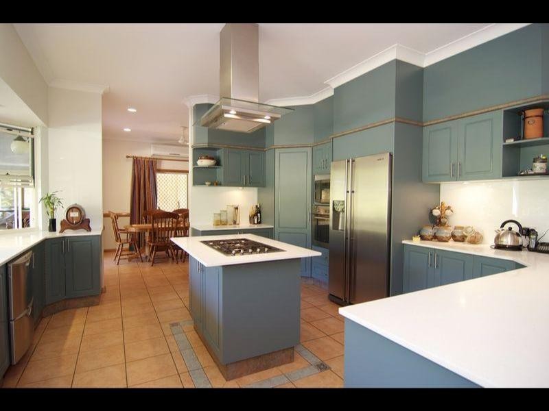 5 Crystal Close, Redlynch QLD 4870