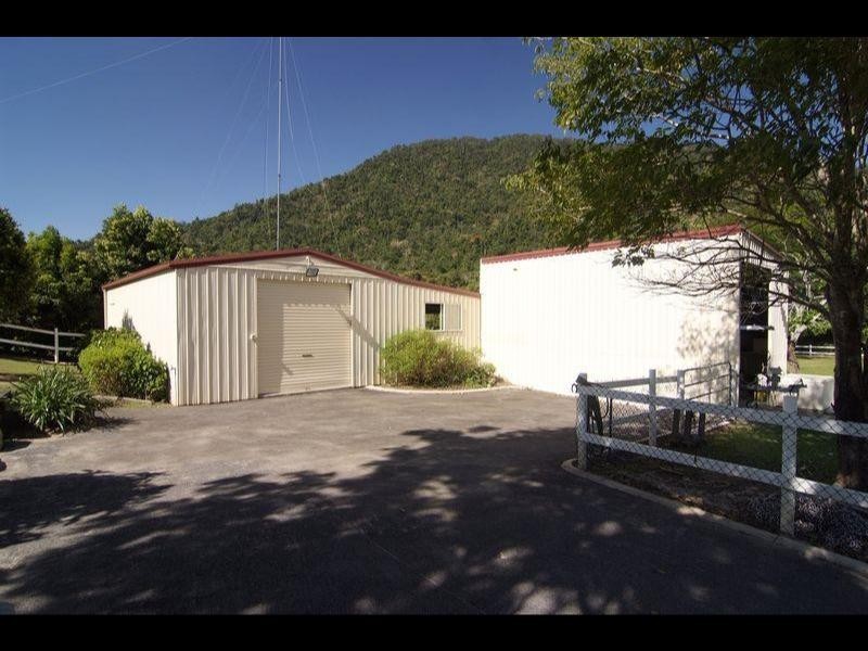 5 Crystal Close, Redlynch QLD 4870