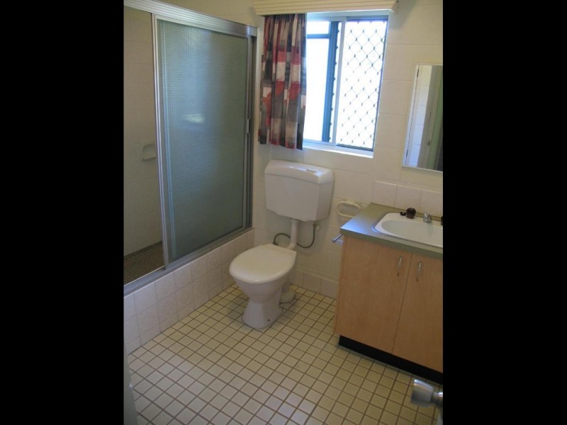 8 Sondrio Street, Woree QLD 4868