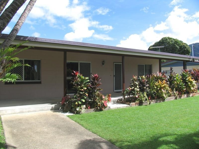 8 Sondrio Street, Woree QLD 4868