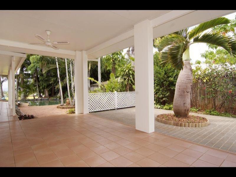 7 Strathmore Court, Mooroobool QLD 4870