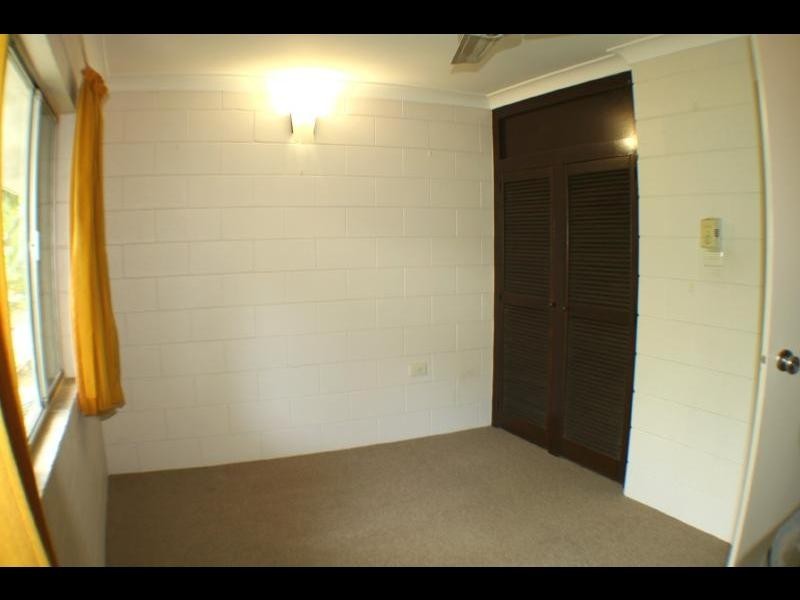 2/4 Crathern Close, Edge Hill QLD 4870