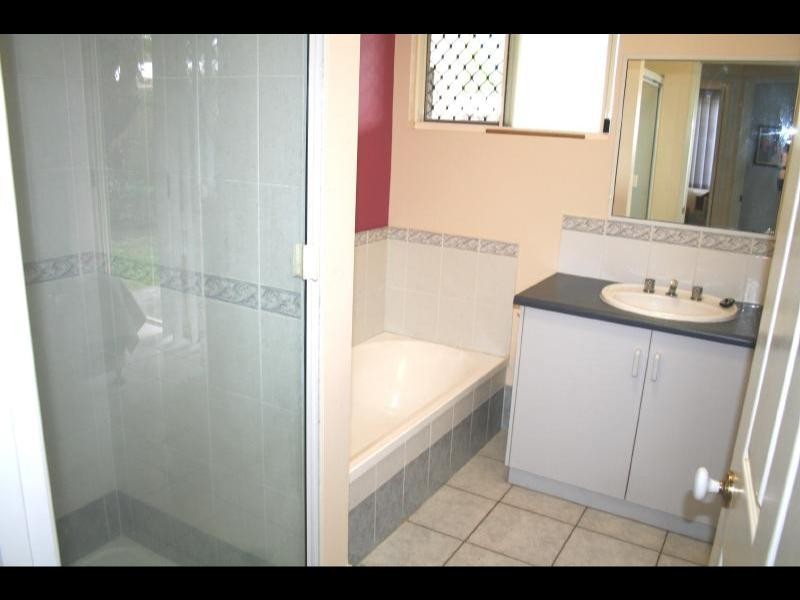 2/27 English Street, Manunda QLD 4870