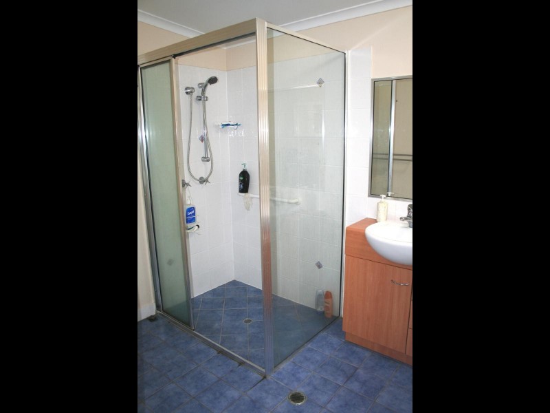 2/27 English Street, Manunda QLD 4870