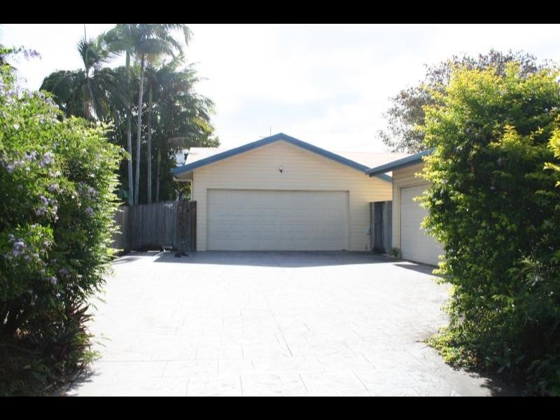 2/27 English Street, Manunda QLD 4870