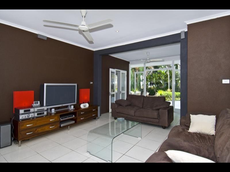 16 Batt Street, Clifton Beach QLD 4879