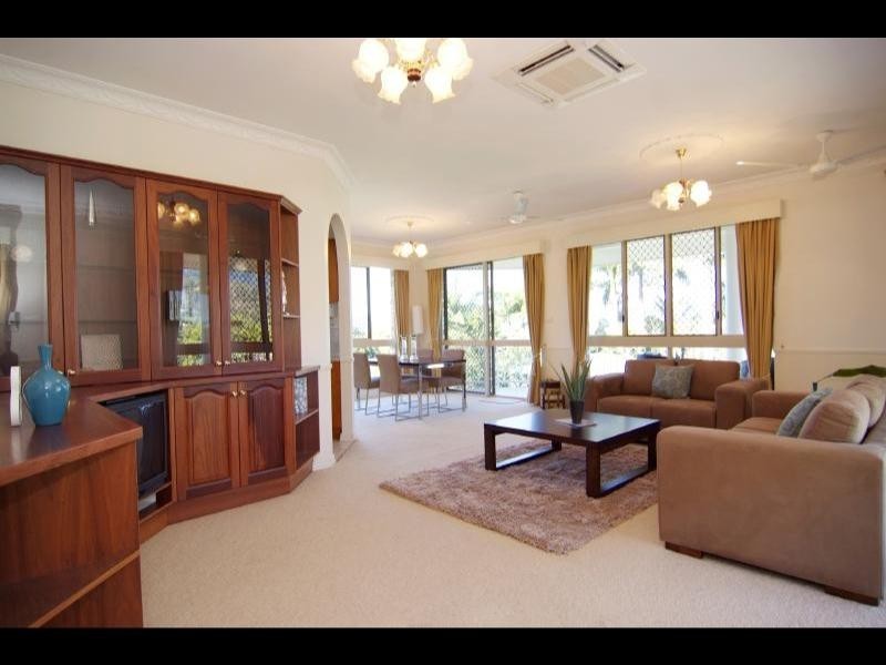 40 Summer Hill Close, Mooroobool QLD 4870